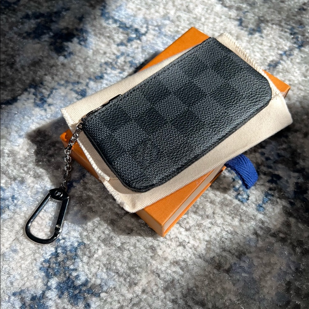 Louis Vuitton Key Pouch Black Damier